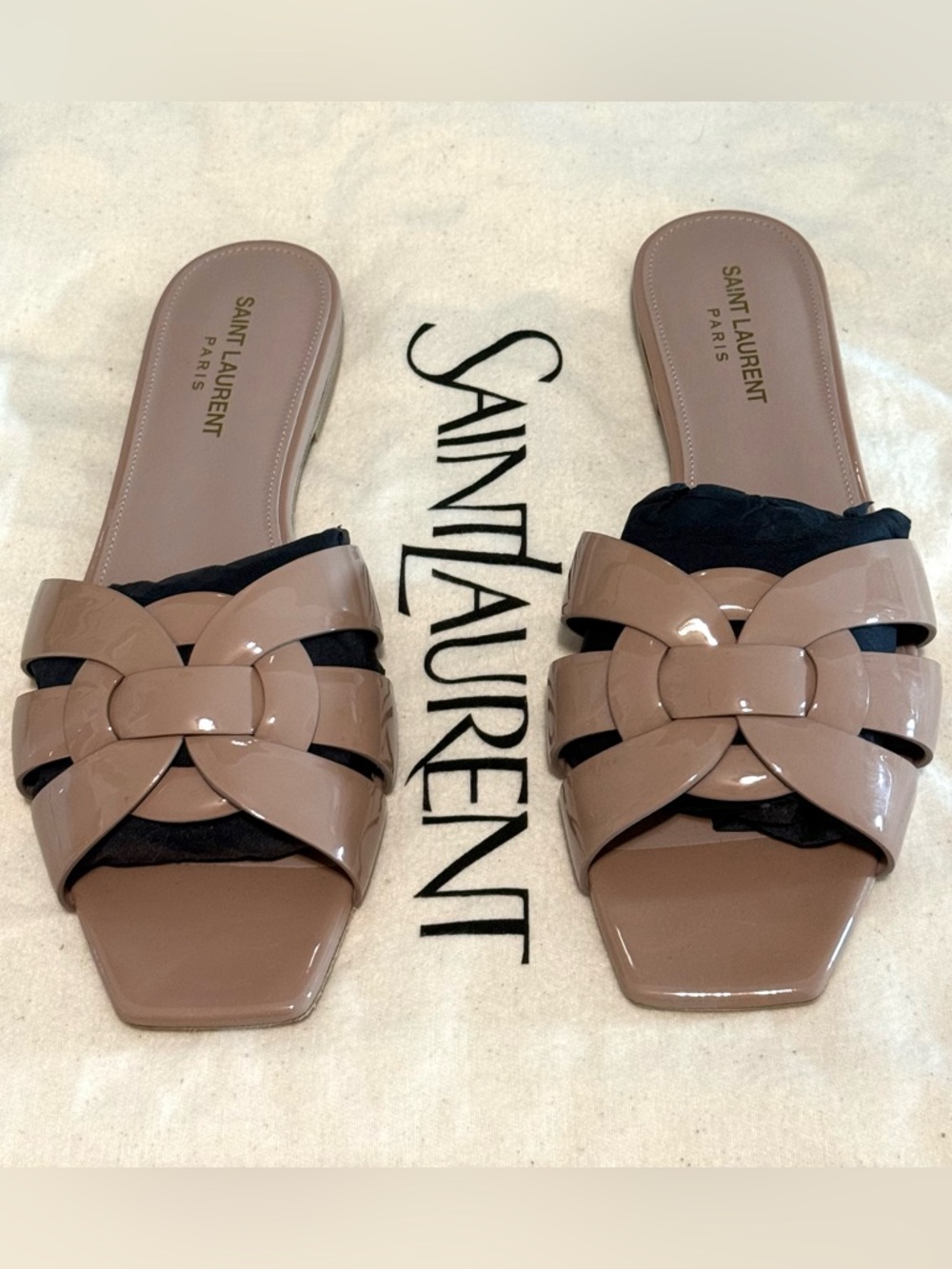 Saint Laurent Tribute Patent Leather Flat Sandals Nude Pink EU 39